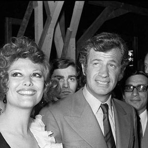Archives - Claudia Cardinale et Jean-Paul Belmondo au Festival de Cannes en 1972. Angeli-Rindoff / Bestimage