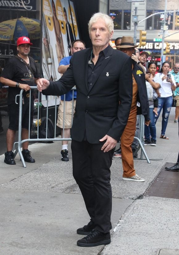 La star de la chanson des années 1980 a dû annuler sa tournée dans la foulée.

New York – Le chanteur Michael Bolton sort le grand jeu en apparaissant impeccable lors de son passage captivant dans l’émission Good Morning America, en plein cœur de New York. 17/07/2023


Photo : Backgrid USA / Bestimage