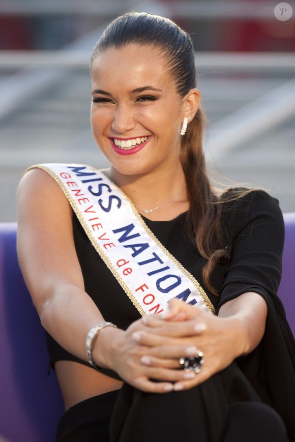 Exclusif : Geneviève de Fontenay fête ses 80 ans à Paris ce 29 août 2012.  
Pic : Barbara Morel ; Miss Nationale 2011