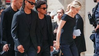 Au revoir Thierry Ardisson : Audrey-Crespo Mara, le visage marqué et entourée de ses fils, a eu un geste unique pour les invités