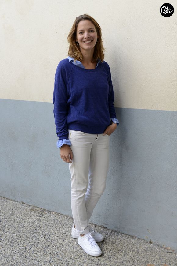 L' actrice de la série "Plus Belle la Vie" Elodie Varlet avant la lecture de la dictée ELA à l'école élémentaire de Saint Gabriel à Marseille, le 10 octobre 2016, pour le lancement officiel de la campagne nationale "Mets tes baskets et bats la maladie à l’école". 

© Eric Etten/Bestimage