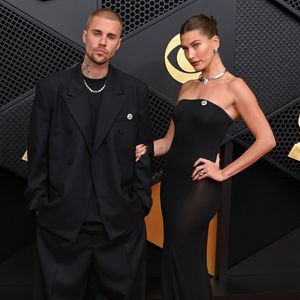 Justin Bieber et Hailey Bieber au photocall de la 68ème cérémonie des Grammy Awards à la Crypto Arena de Los Angeles, Californie, Etats-Unis, le 1er février 2026. © David Fisher/Shutterstock/Bestimage