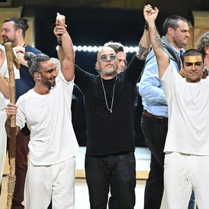 Alors que Pascal Obispo avait su remettre au goût du jour la comédie musicale "Les 10 commandements" et qu'une tournée était prévue d'ici la fin de l'année, celle-ci est finalement annulée.

Exclusif - Pascal Obispo, Albert Cohen, Sharon Laloum, Leelou Garms, Tony Bredelet, Margaryta Buisan, Benjamin Bocconi, Awa Sy, David Lempell, Julien Arcuri et Sarah Koper  - Première de la comédie musicale "Les 10 commandements - l'envie d'aimer" à la Seine Musicale à Boulogne-Billancourt le 6 juin 2024
© Gaffiot-Perusseau/Bestimage