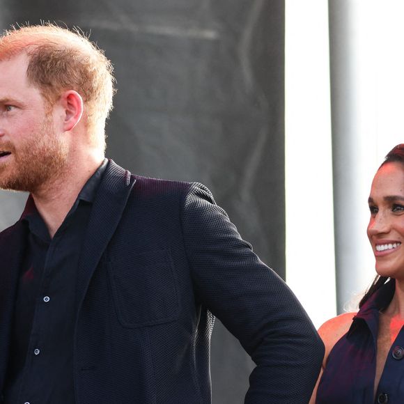 Le prince Harry et Meghan Markle, duc et duchesse de Sussex, sont montés sur scène lors du concert One805 Live. © Amy Katz/ZUMA Press Wire / Bestimage