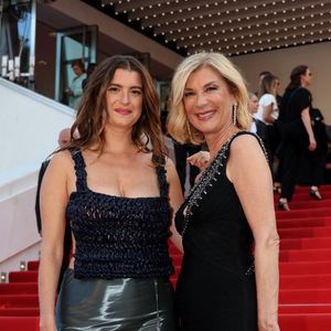 Oriane Deschamps et sa mère Michèle Laroque - Montée des marches du film « Asteroid City » lors du 76ème Festival International du Film de Cannes, au Palais des Festivals à Cannes. Le 23 mai 2023
© Jacovides-Moreau / Bestimage