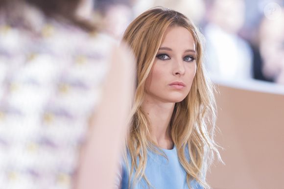 Ilona Smet devient égérie Mixa comme sa mère E. Lefé­bure - Ilona Smet (la fille d'Estelle Lefébure et de David Hallyday) - Défilé Dior collection Croisière 2016 dans l'iconique Palais Bulles de P. Cardin à Théoule-sur-Mer, le 11 mai 2015.
Photo : OLIVIER BORDE / BESTIMAGE