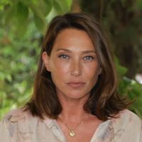 Laura Smet au plus près des flammes : la fille de Nathalie Baye prend la parole depuis son refuge au Cap-Ferret