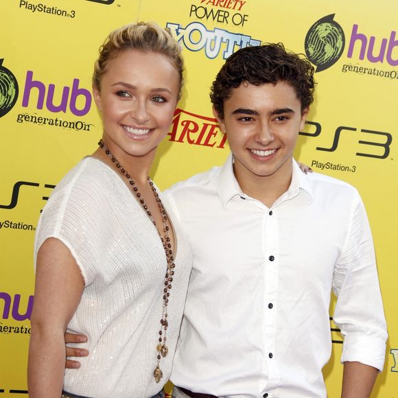 Jansen Panettiere avait lui aussi embrassé les feux des projecteurs, débutant sa carrière dès son plus jeune âge. 

Archives - Hayden Panettiere et son frère Jansen Panettiere aux "Variety's 5th Annual Power of Youth" dans les studios Paramount à Hollywood. Le 22 octobre 2011