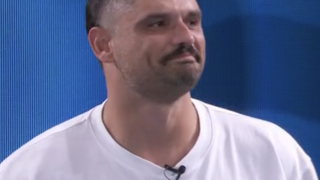 "C’est un athlète hors norme" : Florent Manaudou perd ses moyens pour ses adieux à la natation, entouré de Laure, Frédérick Bousquet, Manon et Elsa Bois