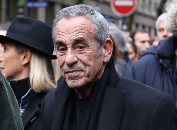 Au lendemain de l'annonce de la mort de Thierry Ardisson, les hommages continuent de se multiplier. 

Thierry Ardisson - Marche pour la République et contre l'antisémitisme à Paris.

© Denis Guignebourg  / Bestimage