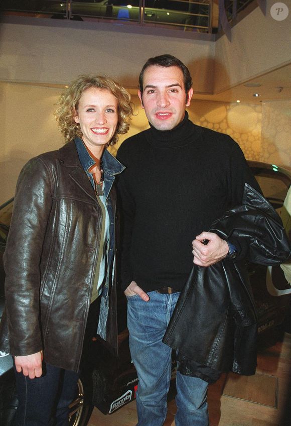 A l'époque, ils étaient tous les deux en couple

Alexandra Lamy et Jean Dujardin. Photo par Max Colin/ABACAPRESS.COM