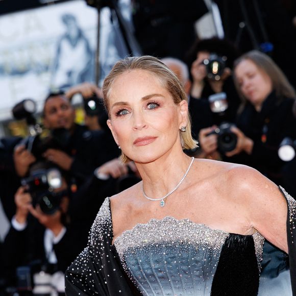 Sharon Stone - Montée des marches du film " Fjord " lors du 79ème Festival International du Film de Cannes, le 18 mai 2026. © Jacovides-Moreau / Bestimage