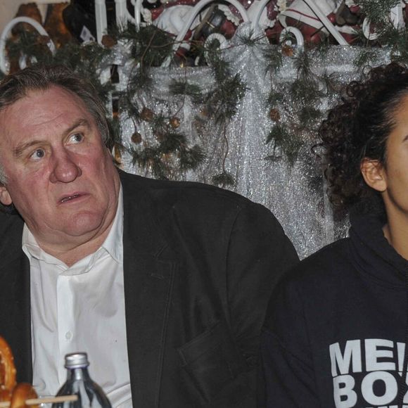 Gérard Depardieu et sa fille Roxanne posent à l'ouverture du marché de Noël traditionnel sur Aiderbichl, le paradis des animaux pour les sans-abris, le 14 novembre 2013 dans le village de Henndorf près de Salzbourg en Autriche. Photo Breuel-Bild/DPA/ABACAPRESS.COM