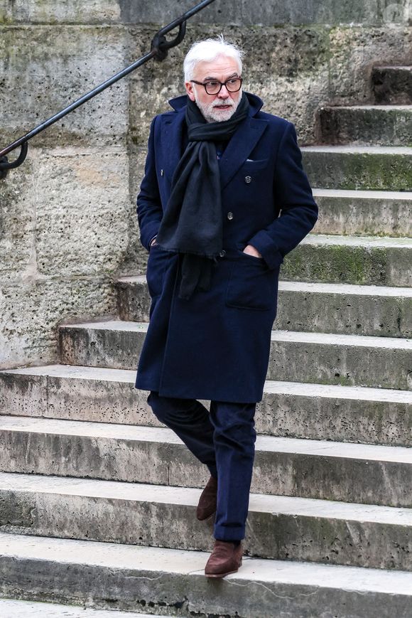 Pascal Praud - Sortie des obsèques de C.Laborde  en l’église Saint-Roch à Paris, le 6 février 2025. Décédée le 28 janvier 2025 à l'âge de 73 ans, l'ancienne présentatrice météo de TF1 (1988 - 2017) était atteinte de la maladie neurodégénérative à corps de Lewy. 
© Jacovides - Moreau / Bestimage