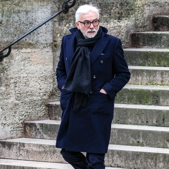 Pascal Praud - Sortie des obsèques de C.Laborde  en l’église Saint-Roch à Paris, le 6 février 2025. Décédée le 28 janvier 2025 à l'âge de 73 ans, l'ancienne présentatrice météo de TF1 (1988 - 2017) était atteinte de la maladie neurodégénérative à corps de Lewy. 
© Jacovides - Moreau / Bestimage