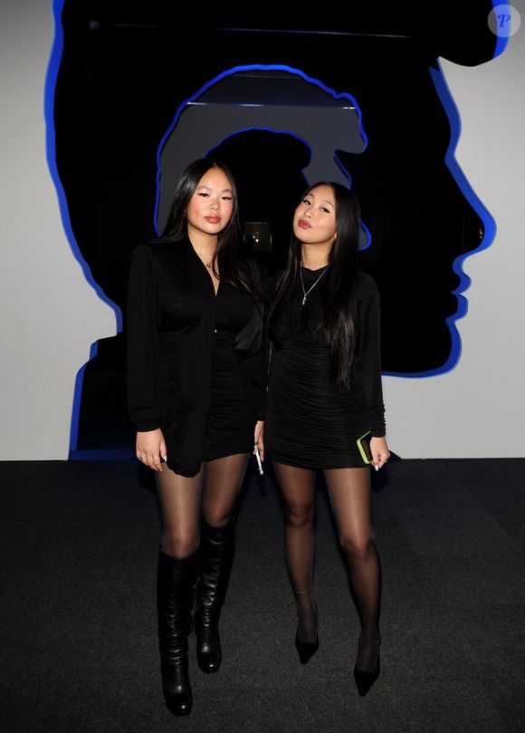 Une option qui pourrait s'avérer compliquée pour Jade et Joy qui ne veulent pas quitter Los Angeles où elles ont leurs amis et surtout où elles étudient.

Exclusif - Joy et Jade Hallyday - Vernissage de l'exposition "Johnny Hallyday, l'exposition" au Palais des Expositions à Paris. Le 21 décembre 2023
© Dominique Jacovides / Bestimage