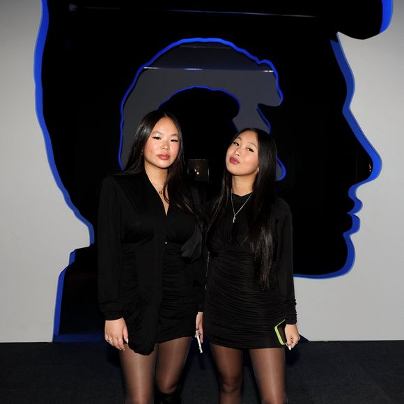 Une option qui pourrait s'avérer compliquée pour Jade et Joy qui ne veulent pas quitter Los Angeles où elles ont leurs amis et surtout où elles étudient.

Exclusif - Joy et Jade Hallyday - Vernissage de l'exposition "Johnny Hallyday, l'exposition" au Palais des Expositions à Paris. Le 21 décembre 2023
© Dominique Jacovides / Bestimage