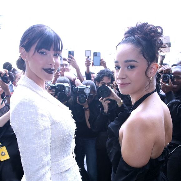 Si le Festival de Cannes est le rendez-vous des stars du cinéma du monde entier, la Croisette est désormais, aussi, l'endroit où il vaut absolument être, pour bon nombre d'influenceurs. 

Nabilla Benattia et Lena Mahfouf - Célébrités au Défilé de mode Giambattista Valli, Collection Prêt-à-porter Printemps / Eté, Front Row, dans le cadre de la Fashion Week de Paris, France. © Bertrand Rindoff / Bestimage