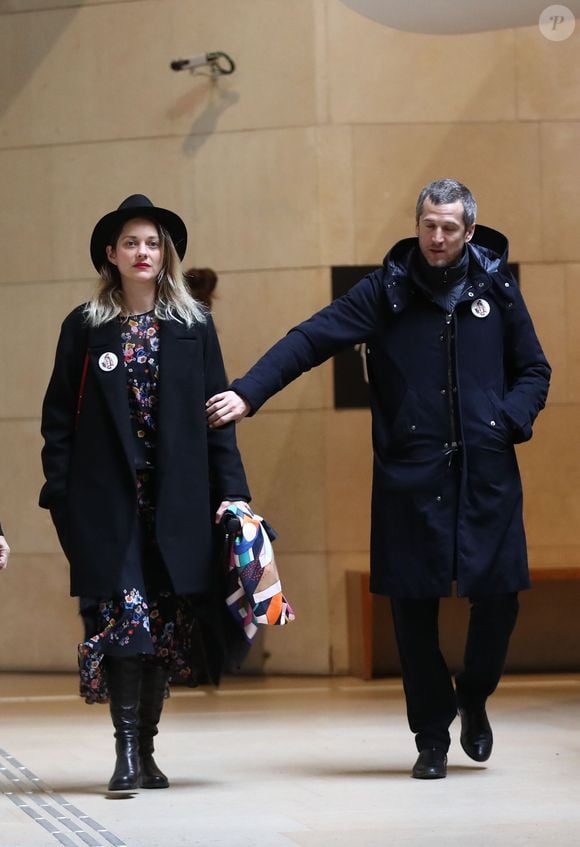 Marion Cotillard et son compagnon Guillaume Canet - Les célébrités viennet rendre hommage à Agnès Varda à la Cinémathèque française avant ses obsèques au cimetière du Montparnasse à Paris le 2 avril 2019.