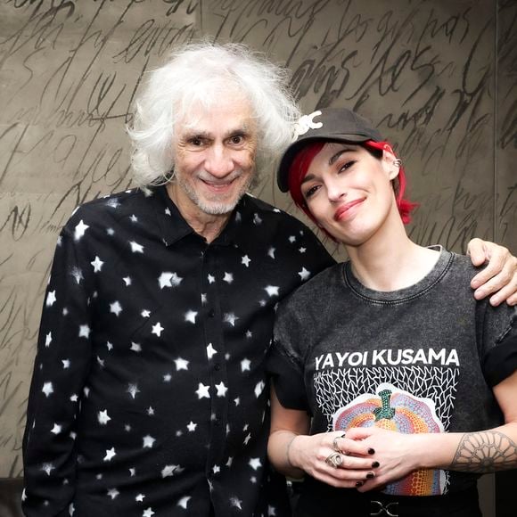 Exclusif - Louis Bertignac, Jennifer Ayache en backstage du concert solidaire pour les enfants de la guerre "Ensemble à l'Olympia" à Paris présenté par EliseCare le 10 février 2025
© Jack Tribeca / Pierre Perusseau / Bestimage