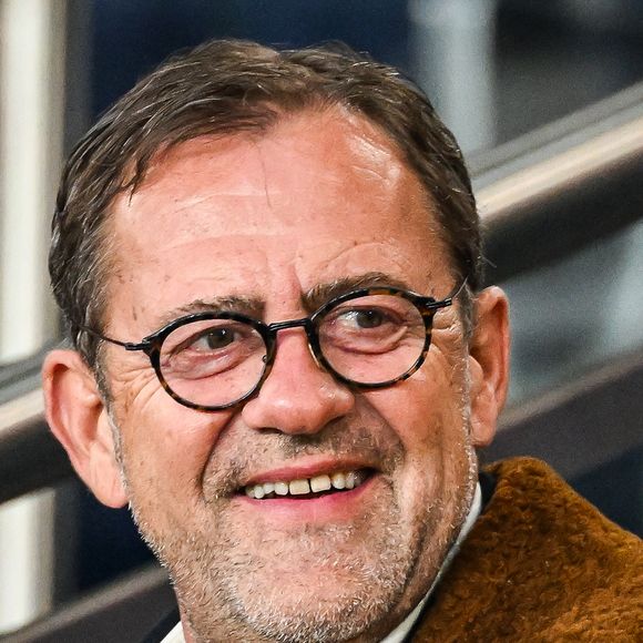Le menu met notamment à l’honneur le foie gras, le veau du Béarn et la violette.

Michel Sarran dans les tribunes lors du match de football Ligue 1 McDonald's opposant le Paris Saint-Germain (PSG) à Toulouse Football Club (TFC) (3-1) au Parc des Princes à Paris, France, le 3 avril 2026. Matthieu Mirville/Bestimage