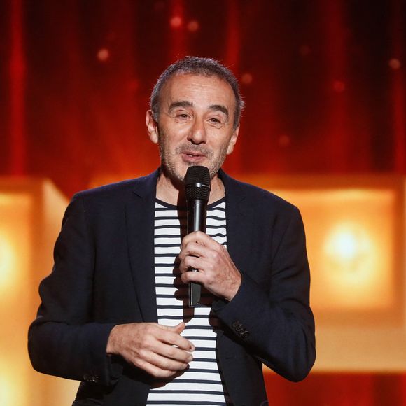 En tout cas, l'humoriste est impatient d'être en septembre pour accueillir son second enfant. 

Élie Semoun - Surprises - Enregistrement de l'émission "La Boîte à secrets", au Studio du Lendit, présentée par F.Bollaert et diffusée le 24 janvier sur France 3. Le 16 décembre 2024
© Christophe Clovis / Bestimage