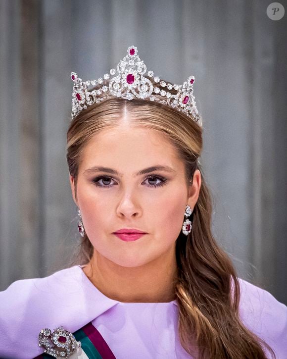 La princesse Catharina-Amalia des Pays-Bas, banquet d'État au palais royal lors de la visite d'État du sultan d'Oman aux Pays-Bas, 1er jour à Amsterdam, Pays-Bas, 15 avril 2025. ( DANA-No : 02600074 )