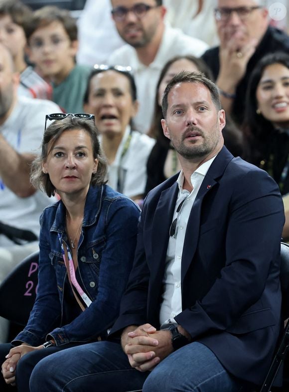 Côté vie privée, il partage la vie d'Anne Mottet qui travaille au sein de l'Organisation des Nations unies pour l'alimentation et l'agriculture (FAO) à Rome

Thomas Pesquet et sa compagne Anne Mottet - Les célébrités en tribunes pendant l'épreuve de basketball de Demi-Finale opposant la France à l'Allemagne lors des Jeux Olympiques de Paris 2024 (JO) à l'Arena Bercy, à Paris, France, le 8 août 2024. © Jacovides-Perusseau/Bestimage