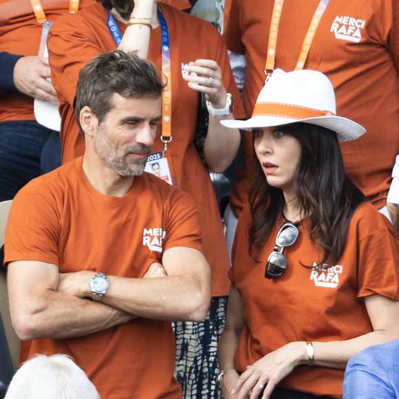 Nolwenn Leroy et Arnaud Clément étaient présent sur le court Philippe-Chartier à Roland-Garros.
Arnaud Clément et Nolwenn Leroy - Hommage à Rafael Nadal lors des internationaux de France de tennis à Roland Garros.

© Cyril Moreau / Dominique Jacovides  / Bestimage