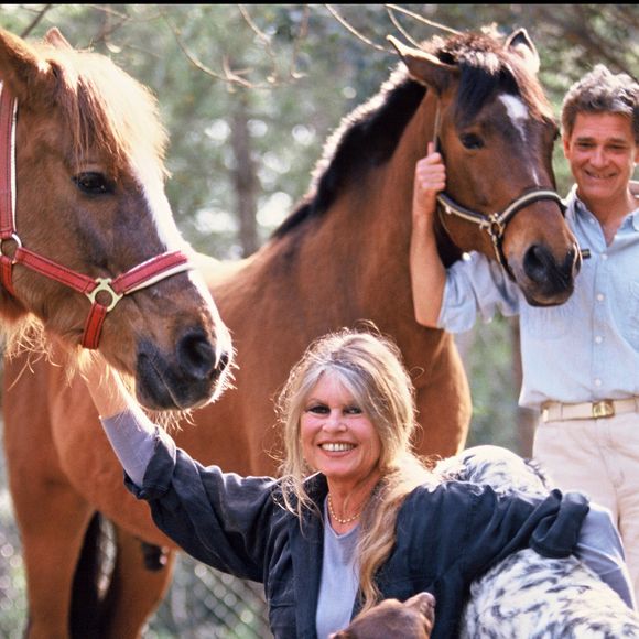 Brigitte Bardot et son mari Bernard Dormale à Saint Tropez. Photo par Agence / Bestimage