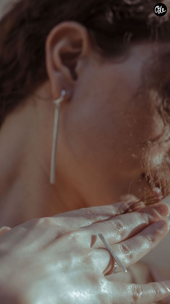 L'air ambiant, l'humidité et l'eau sont les principaux responsables de cette oxydation.