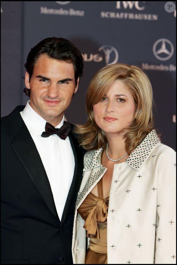 En effet, la cité suisse obtient elle aussi la note de 97,1/100. En 2019, le champion de tennis a fait construire un manoir sur les rives du Lac de Zurich, un coin très huppé. 


Roger Federer et son épouse à Estoril au Portugal en 2005 AGENCE / BESTIMAGE