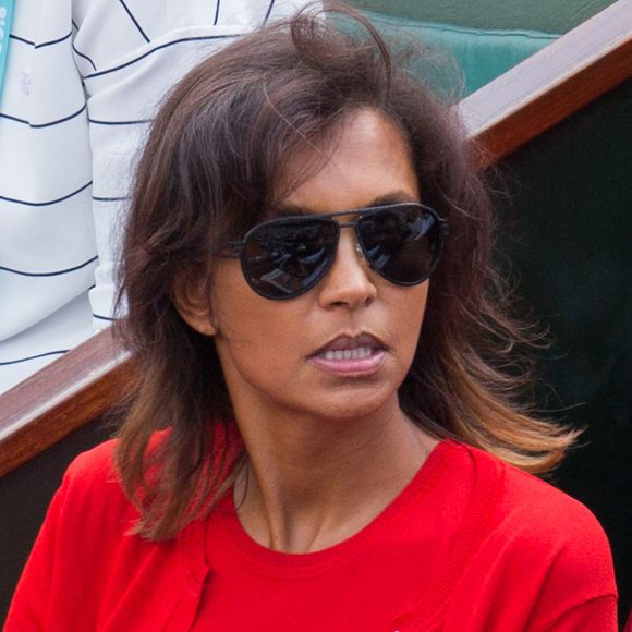 Mais il s'était présenté sans, après avoir essayé celui de sa mère morte

Karine Le Marchand dans les tribunes lors des Internationaux de France de tennis à Roland-Garros le 04 juin 2018 à Paris, France. Photo by ABACAPRESS.COM