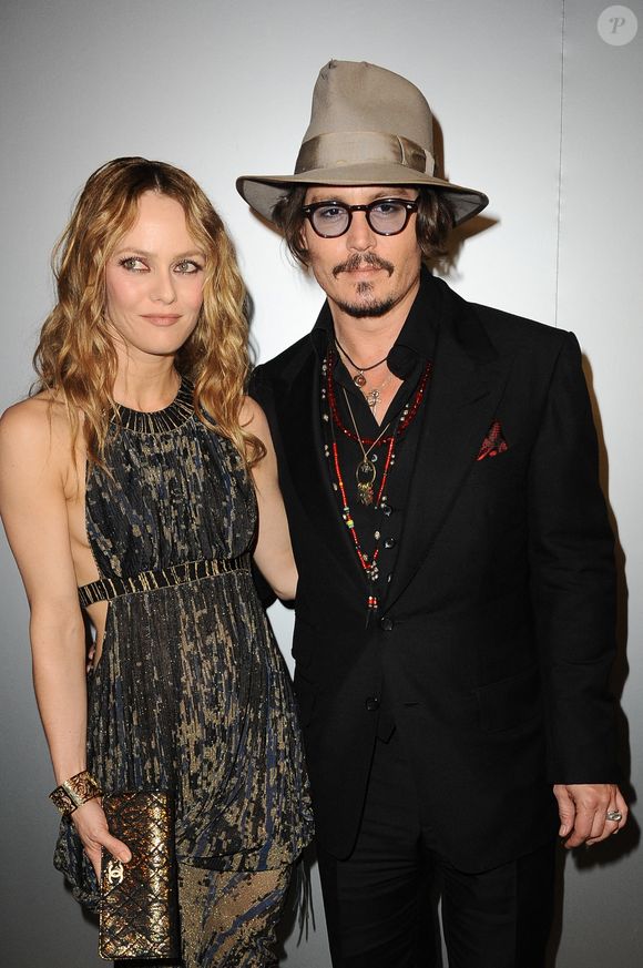 Johnny Depp et Vanessa Paradis à la soirée Chanel organisée sous la tente Canal + TV lors du 63ème Festival de Cannes à Cannes, France, le 18 mai 2010. Photo by Hahn-Nebinger-Orban/ABACAPRESS.COM