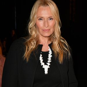 Estelle Lefébure - Front row du défilé "Walk Your Worth" By L'Oreal à l'Ecole Militaire lors de la fashion week PAP femme printemps / été 2023 le 2 octobre 2022.
© Veeren / Clovis / Bestimage