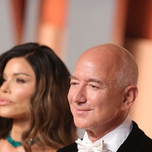 Jeff Bezos peut aller se rhabiller !

Jeff Bezos,Laura Sánchez - Soirée Vanity Fair lors de la 97ème cérémonie des Oscars à Hollywood