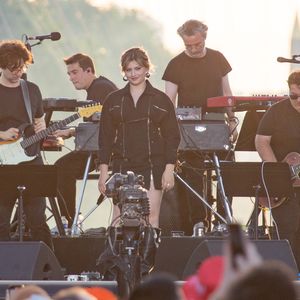 Cette année encore, France 2 a décidé de célébrer comme il se doit la fête de la musique.

Marine (Star Ac) - Soirée du "Grand Concert de la fête de la musique" au Jardin des Tuileries, autour de la vasque olympique, présentée par D. Bürki et M. Bouhafsi et retransmis en direct sur France 2 à Paris. © Marc Ausset-Lacroix - Jack Tribeca - Christophe Clovis / Bestimage