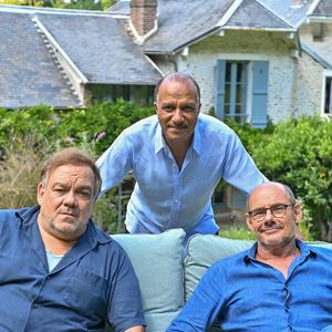 Exclusif - Didier Bourdon, Bernard Campan et Pascal Legitimus - Rendez-vous avec Les Inconnus, à l'occasion du tournage en 2022 du documentaire "L'histoire secrète des Inconnus, le doc événement", diffusé le 5 janvier à 21h10 sur TF1
© Guillaume Gaffiot / Bestimage