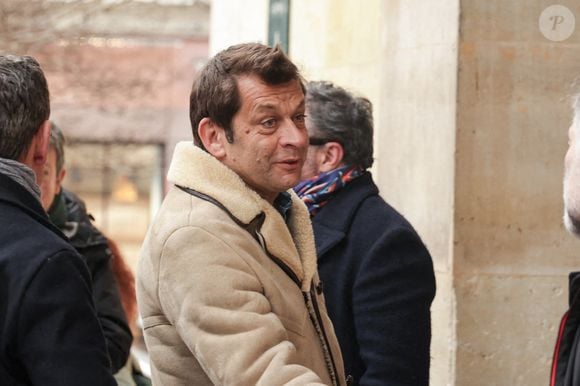 Laurent Mariotte assistant à la cérémonie d'enterrement de Jean-Luc Petitrenaud à l'église Saint-Pierre du Gros Caillou dans le 7e arrondissement de Paris, France, le 17 janvier 2025. Photo par Nasser Berzane/ABACAPRESS.COM