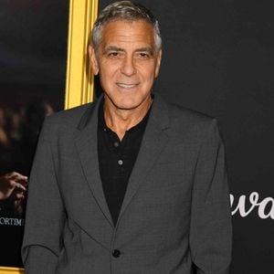 L'acteur intègre en effet le casting de la suite de la série Dix pour cent

George Clooney à la première de AFI Jay Kelly au TCL Chinese Theatre le 23 octobre 2025 à Los Angeles. Photo Press Service / BESTIMAGE