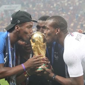 Paul Pogba avec sa mère Yeo et ses frères Florentin Pogba et Mathias Pogba - Finale de la Coupe du Monde de Football 2018 en Russie à Moscou, opposant la France à la Croatie (4-2) le 15 juillet 2018 
© Cyril Moreau/Bestimage