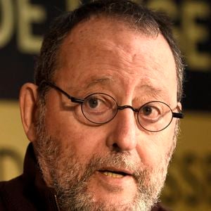 Lors d'un récent entretien accordé au Figaro, l'acteur s'est confié depuis son mas situé aux Baux-de-Provence, dans les Alpilles.
Jean Reno, invité d'honneur du 10ème Festival international du Film de Comédie de Liège, donne une conférence de presse, le 5 novembre 2025.
© Photonews / Bestimage