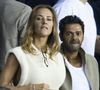 Arrivés à Calvi le 15 août 2025, Jamel et Mélissa ont embarqué sur un catamaran de 21,4 mètres pour une croisière de rêve à 60 000 euros la semaine.

Mélissa Theuriau et son mari Jamel Debbouze - People assistent au match aller de la Ligue des Champions entre le Paris Saint-Germain et la Juventus (2-1) au Parc des Princes à Paris le 6 septembre 2022.