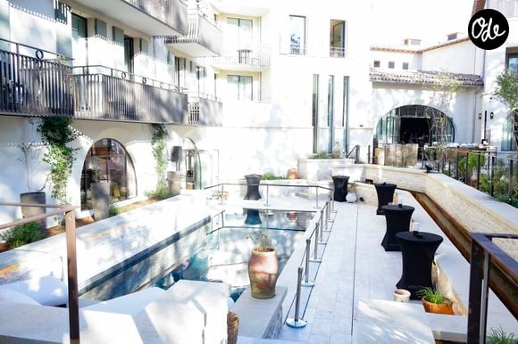 Patrick Bruel inaugure son hôtel cinq étoiles "L'Isle de Leos MGallery" à L'Isle-sur-la-Sorgue, France, le 23 septembre 2025. 
L’Isle de Leos Hôtel & Spa MGallery Collection . © Jack Tribeca / Bestimage