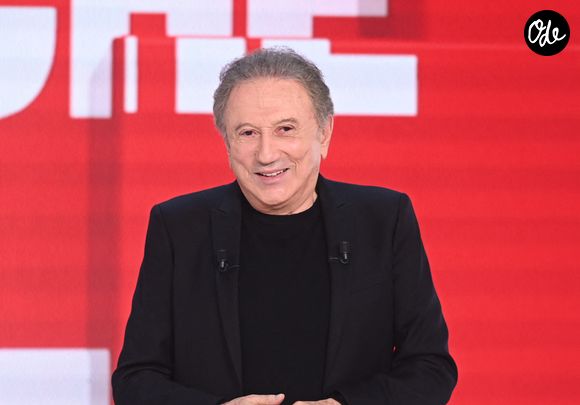 Invité de la dernière de "Culture Médias" sur Europe 1, Michel Drucker a évoqué son avenir à la télévision.

Michel Drucker lors de l'enregistrement de l'émission Vivement dimanche au studio Rive gauche, présentée par M. Drucker, à Paris, France.

© Guillaume Gaffiot/Bestimage