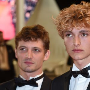 Niels Schneider et Vassili Schneider lors de la montée des marches du film "Un couteau dans le cœur" lors du 71ème Festival International du Film de Cannes, le 17 mai 2018.