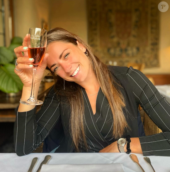 Sur Instagram, elle donne de ses nouvelles et annonce quitter son travail de médiatrice jeunesse.

Charlotte, aventurière de "Koh-Lanta, La Tribu maudite" sur TF1.