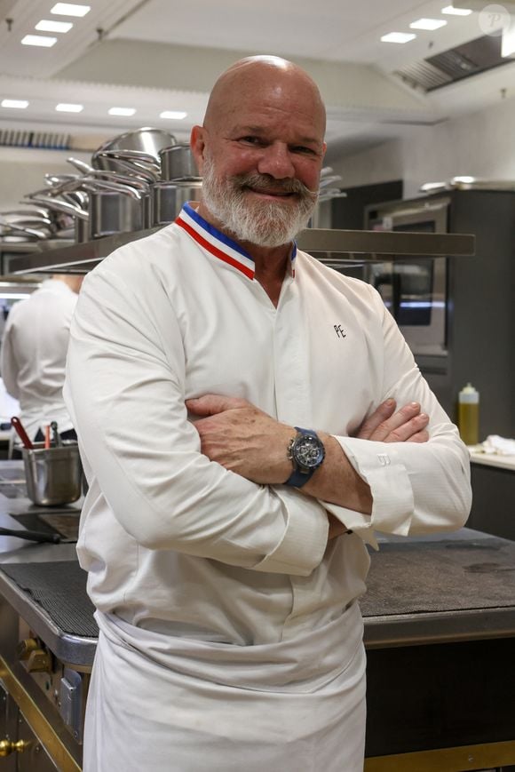Exclusif - Le chef Philippe Etchebest dans les cuisines de son restaurant "Maison Nouvelle" à Bordeaux, le 11 avril 2025. ©Jean-Marc Lhomer/Bestimage.