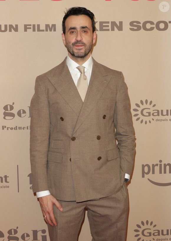 Plus connu comme acteur, l'hilarant artiste a été choisi pour passer derrière la caméra

Jonathan Cohen - Avant-première du film "Ma Mère, Dieu et Sylvie Vartan" au cinéma Pathé Palace à Paris le 17 mars 2025. © Coadic Guirec/Bestimage