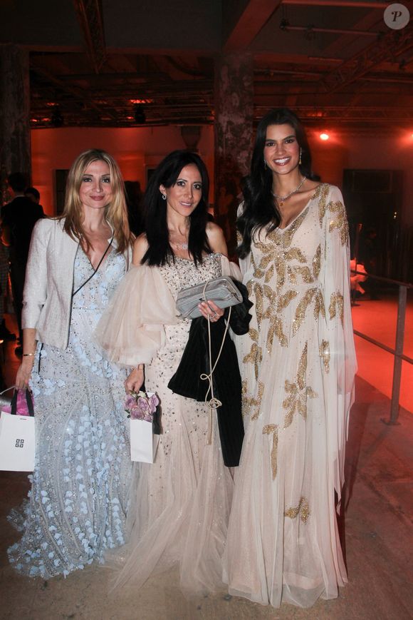 Carole Carat et Fabienne Carat, Mareva Michel (Miss Île-de-France 2025) -  31ème Gala de l’Espoir donné au profit de la recherche contre le cancer au théâtre des Champs-Elysée à Paris le 14 octobre 2025. © Philippe Baldini/Bestimage